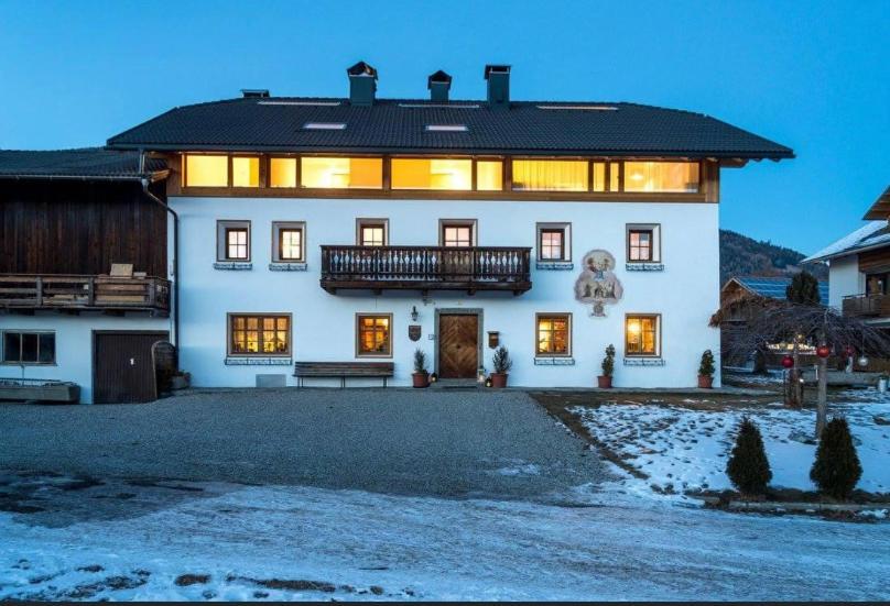 Ban Hilba Falzes Exterior foto